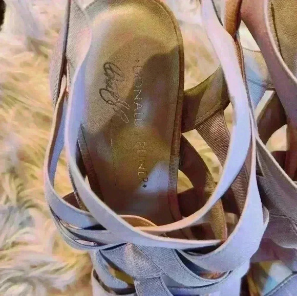 Donald J Pliner women's slip-on stilettos heel with stretch tops size 8.5 - Picture 15 of 16